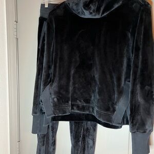 Athleta Double Cozy Karma Set Black Velour Size Small